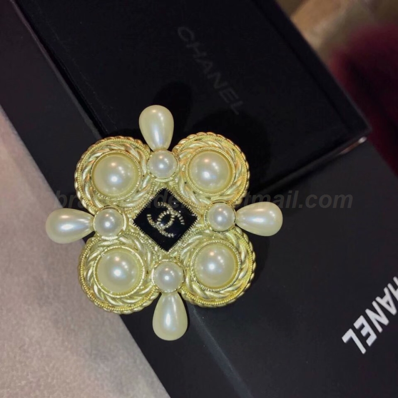 Chanel Brooch 95